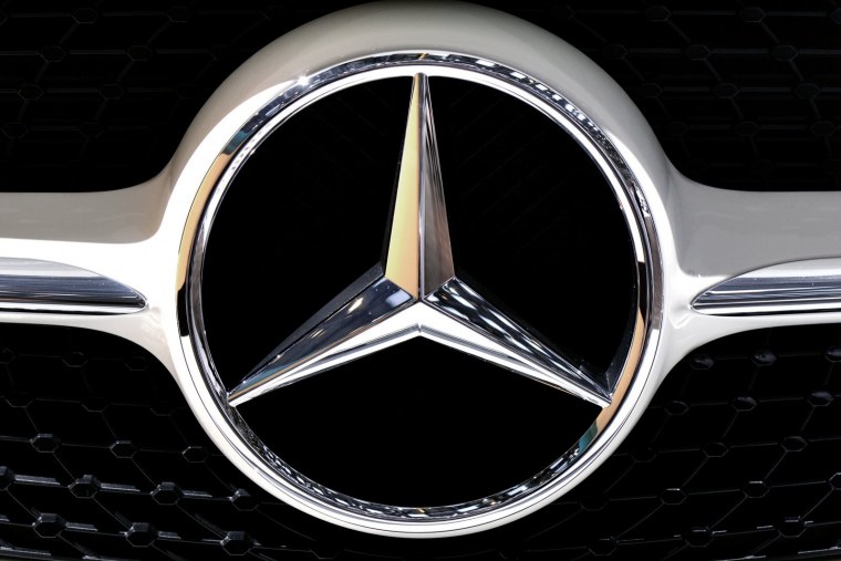 Mercedes Benz logo ниабичний