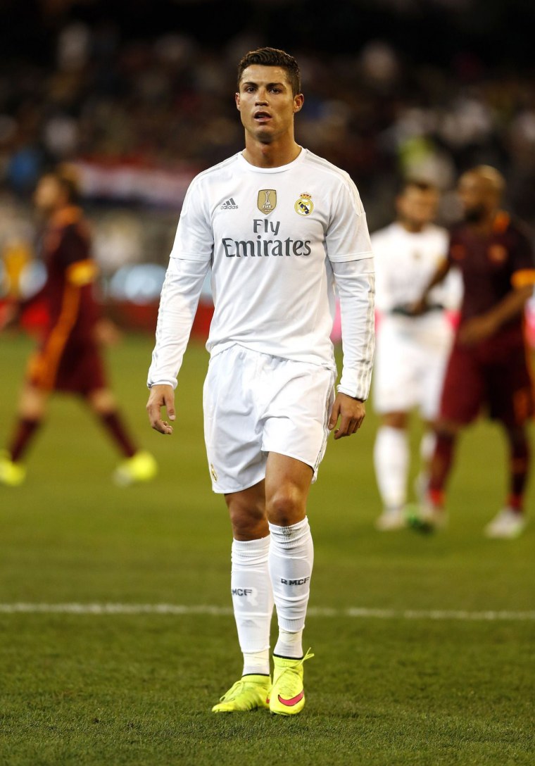 Футболист в полный рост