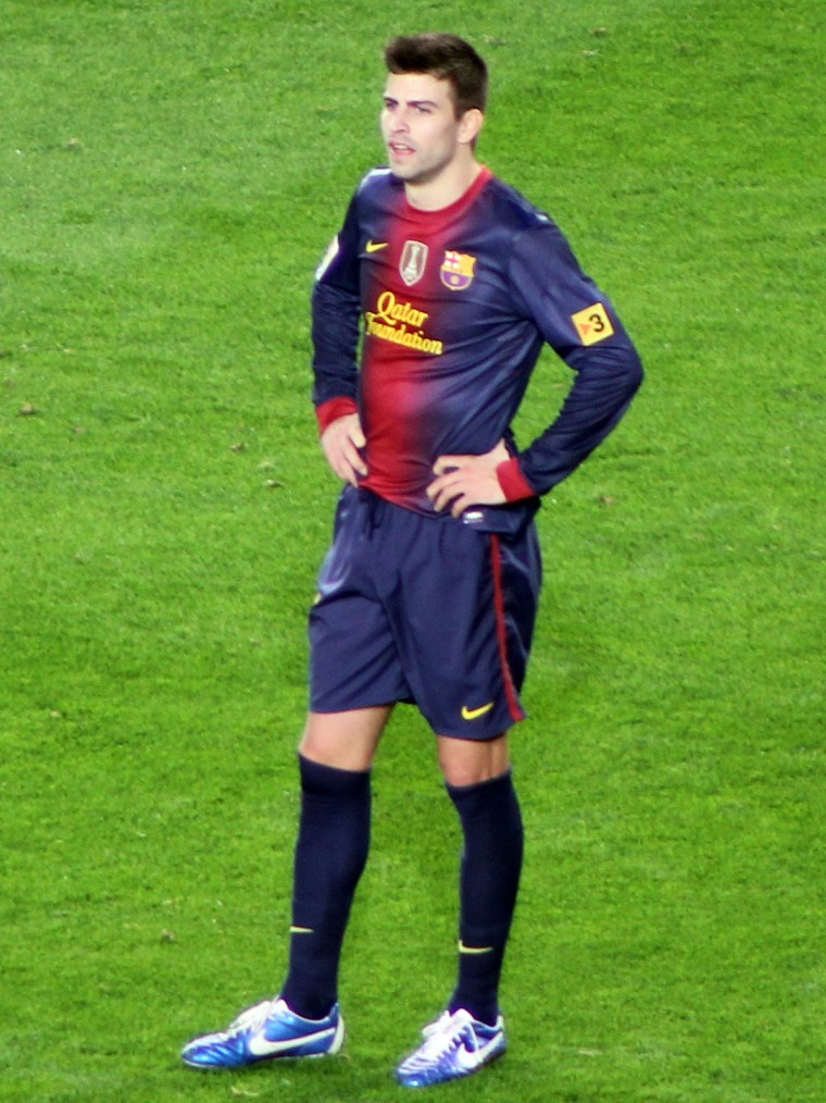 Футболист в полный рост