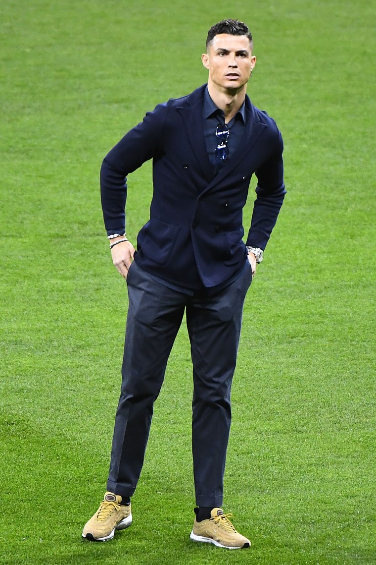 Криштиану Роналду в полный рост