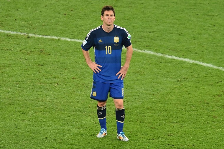 Криштиану Роналду в красной форме