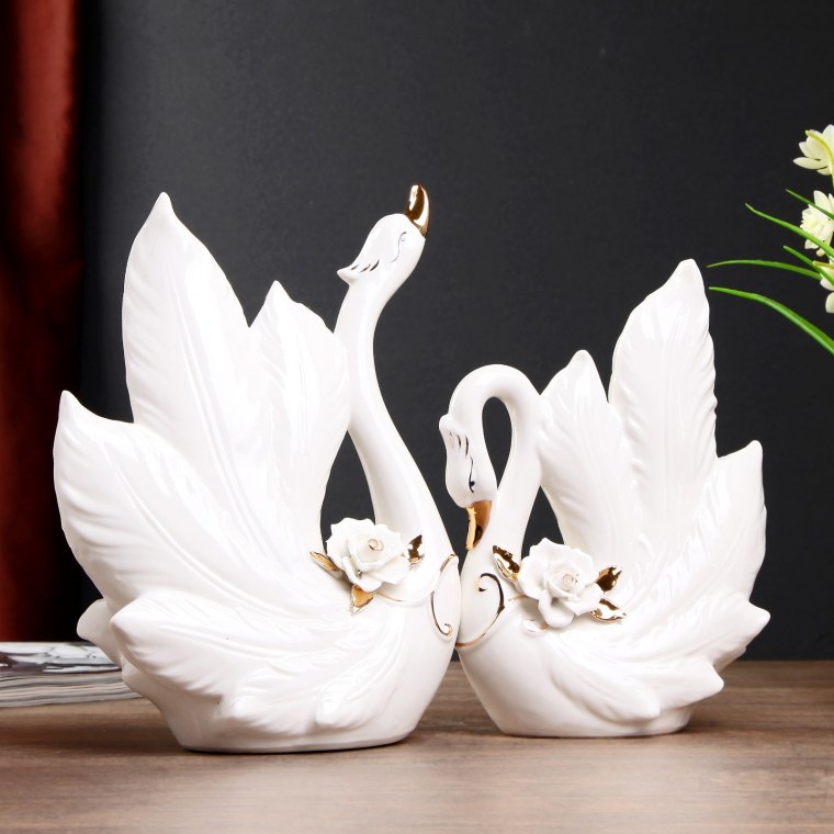 Лебеди керамика