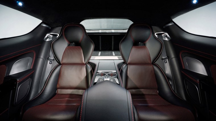 Астон Мартин Рапид салон