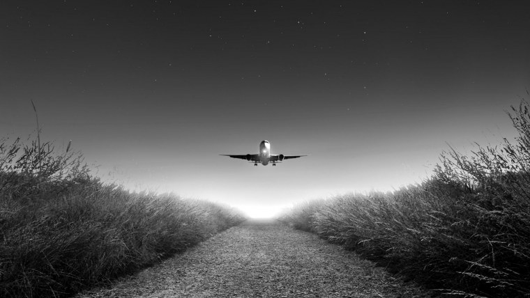 Самолет в небе