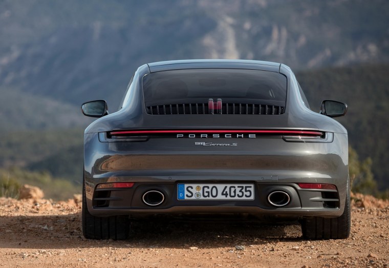 911 Porsche Carrera s 2019 сзади