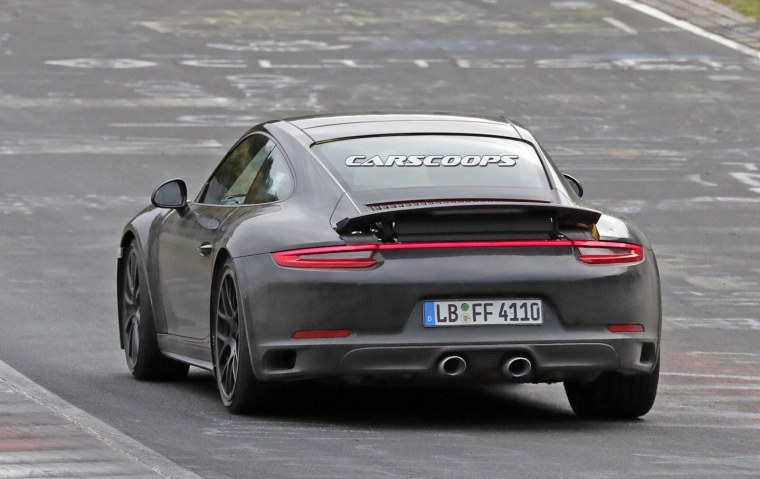 Порше 911 сзади