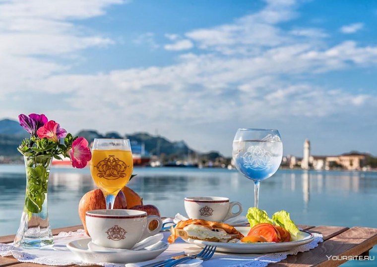 Завтрак на яхте