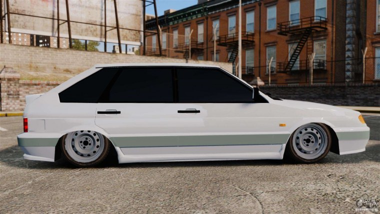 ВАЗ 2114 белая посаженная