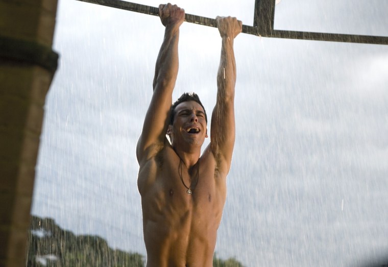 Марио Касас три метра над уровнем неба