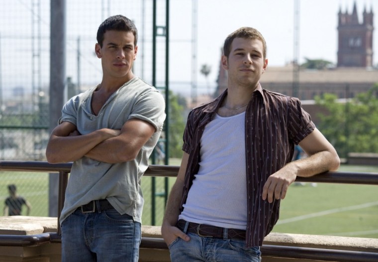 Марио Касас в фильме три метра над уровнем неба