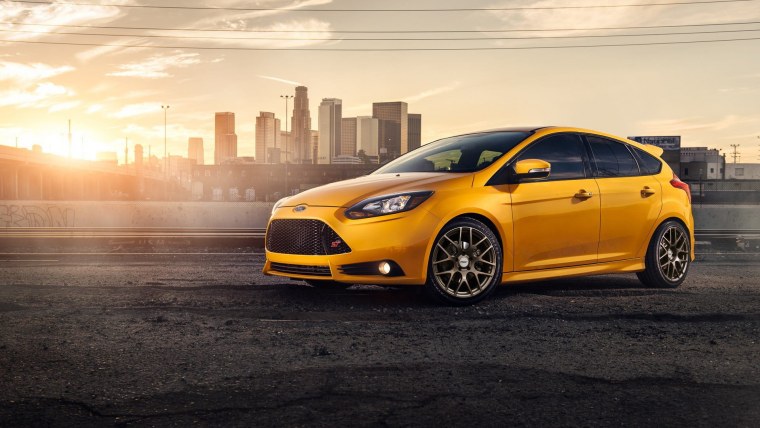 Ford Focus St желтый