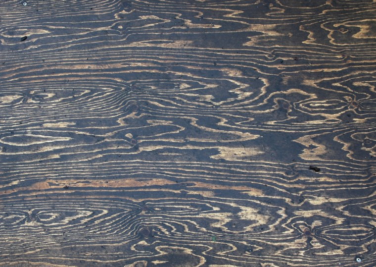 Черное состаренное дерево