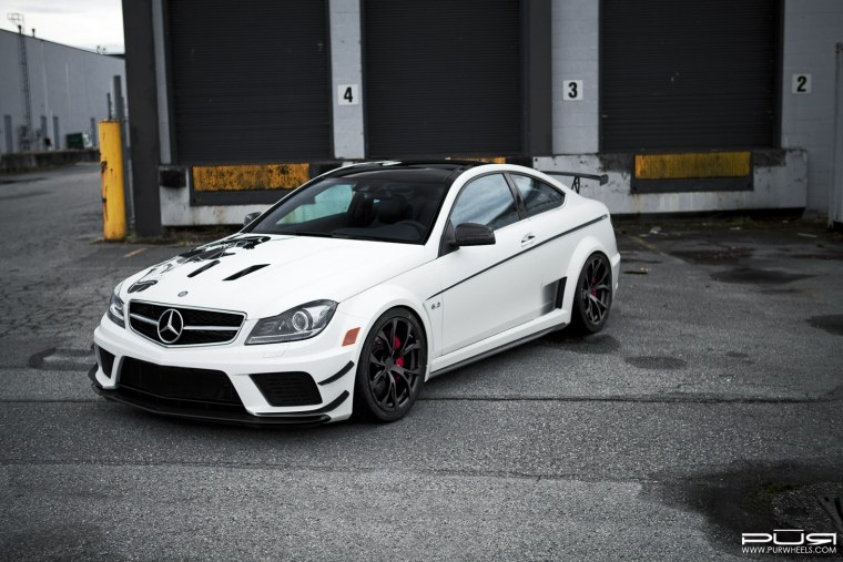 Мерседес c63 AMG черный
