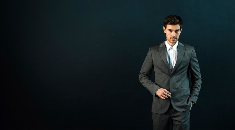 Человек в костюме