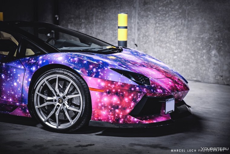 Форд Мустанг красный хром