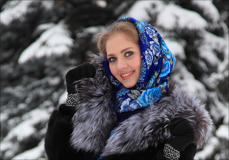 Русская девушка в платке
