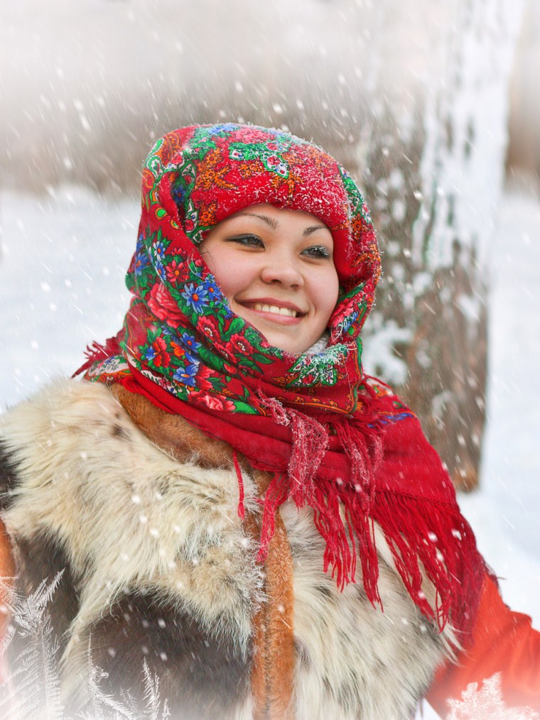 Девушки в Сибири зимой