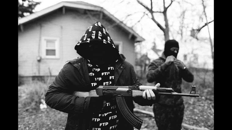 Бандит с калашом