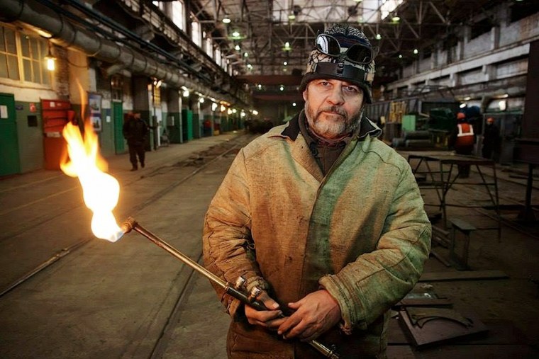 Дальнобойщик за рулем