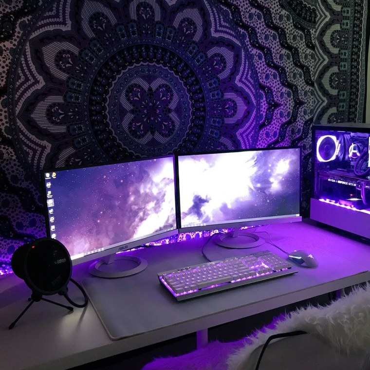 Фиолетовый компьютер