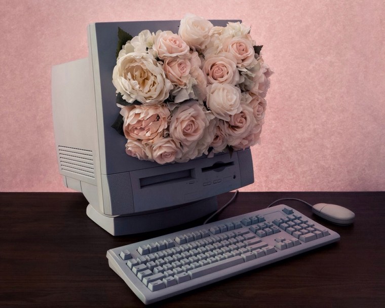 Компьютер розовый Эстетика