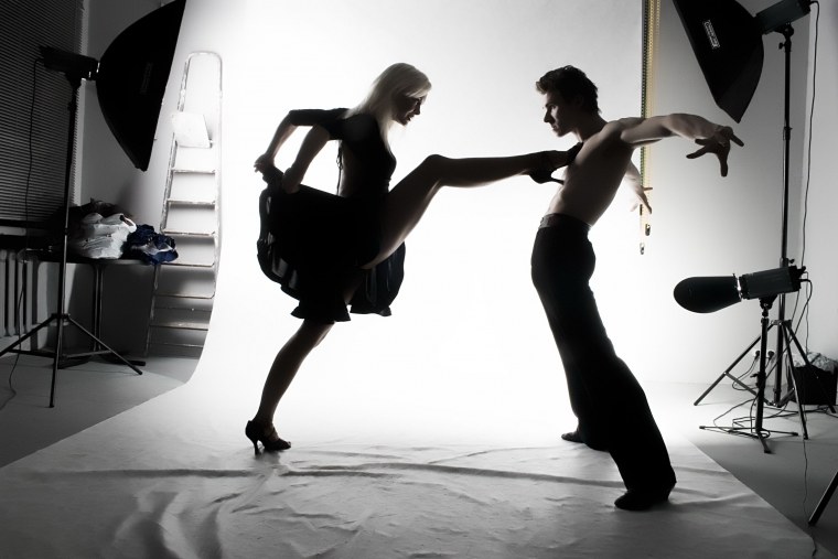 Девушка на лестнице