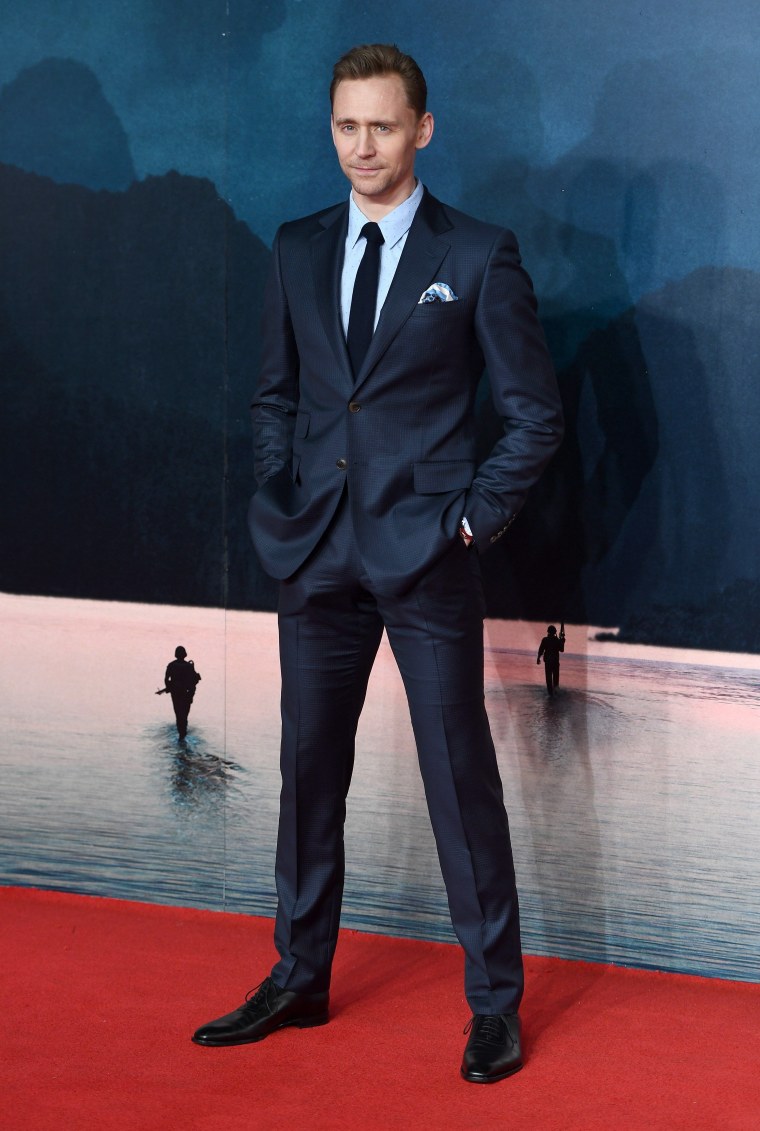 Том Хиддлстон в полный рост
