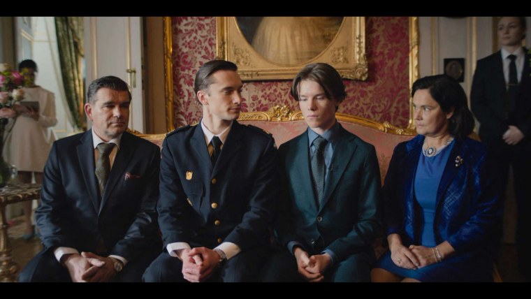 Молодые монархи сериал 2021