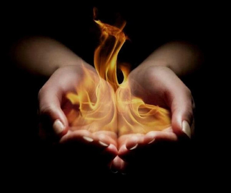 Пламя на ладони