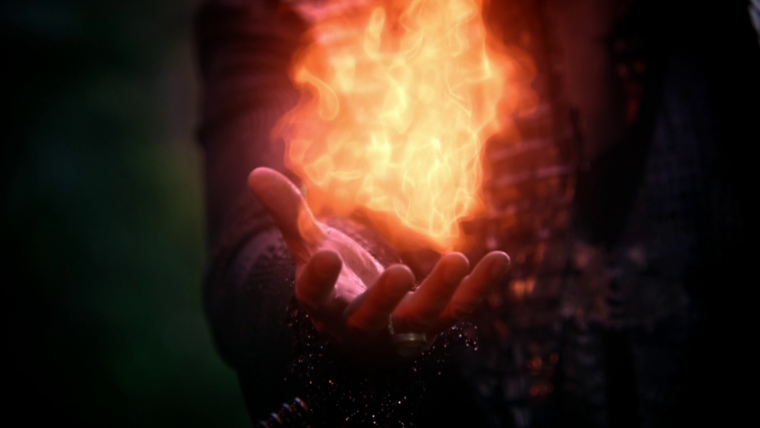 Огненный шар в руке