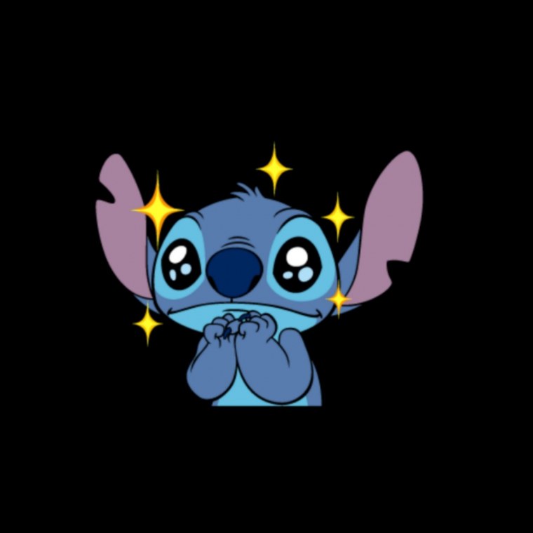 Стич на чёрном фоне