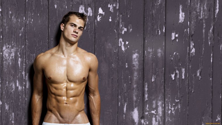 Макси Оливер торс