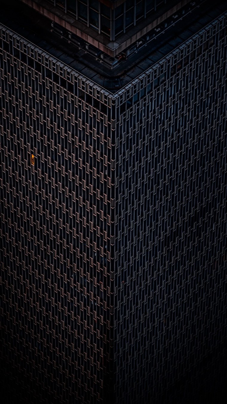 Тёмные обои на телефон