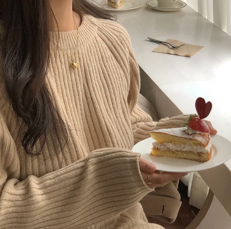 Эстетичный свитер