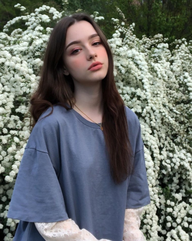 Вика Тихонова