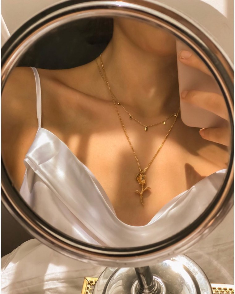 Девушка в зеркале Эстетика