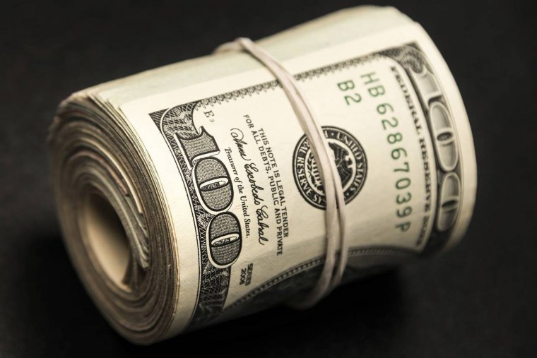 Доллар на черном фоне