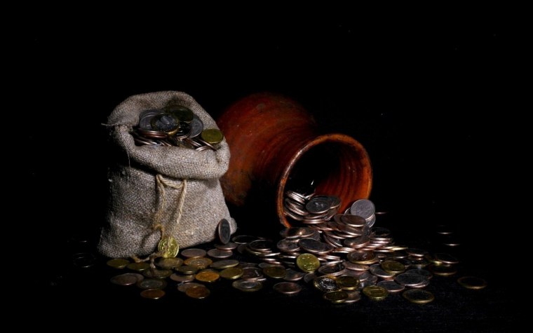 Натюрморт с монетами