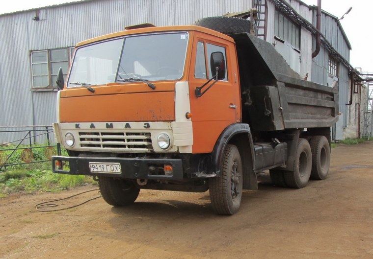 КАМАЗ 55111 черный
