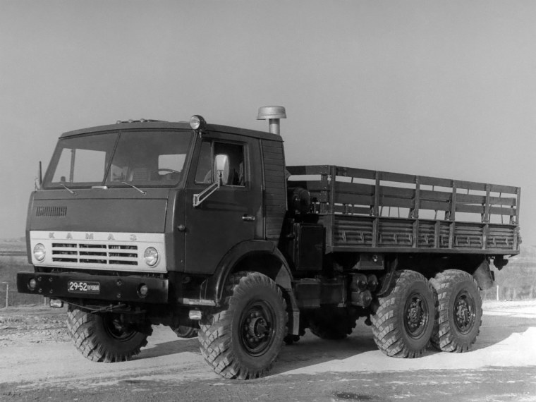 Грузовой бортовой автомобиль КАМАЗ 5320