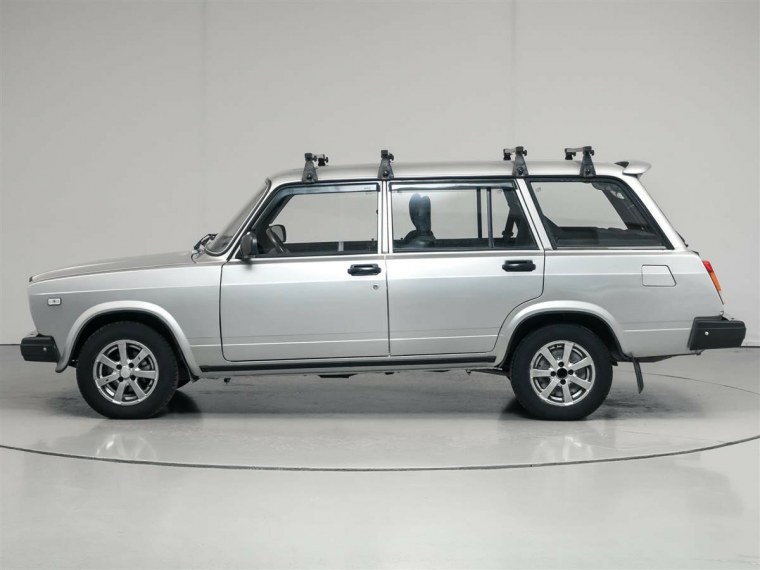 Лада 2104 сбоку