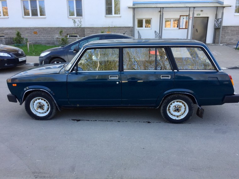 Лада 2104 сбоку