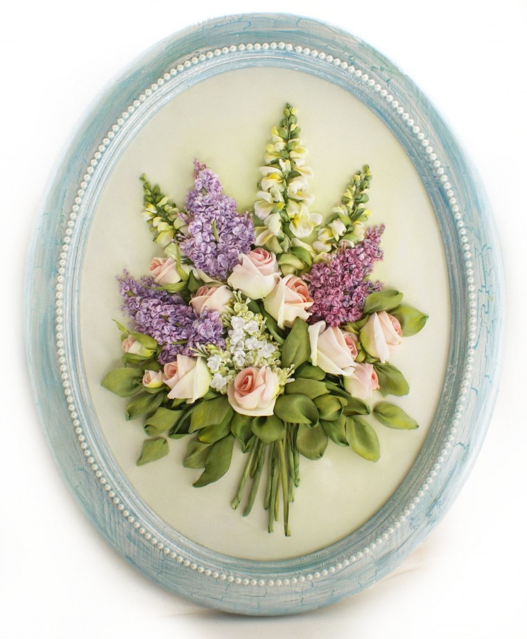 Вышивка лентами в овале