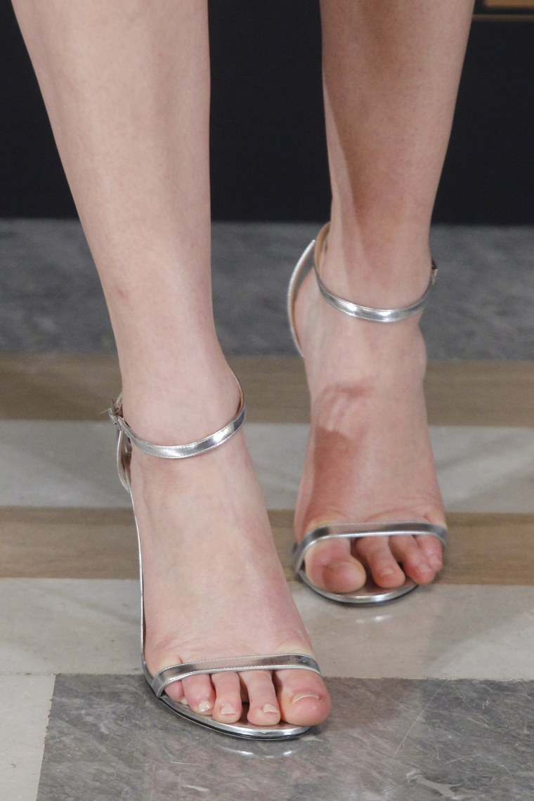 Дженнифер Лоуренс ноги фото