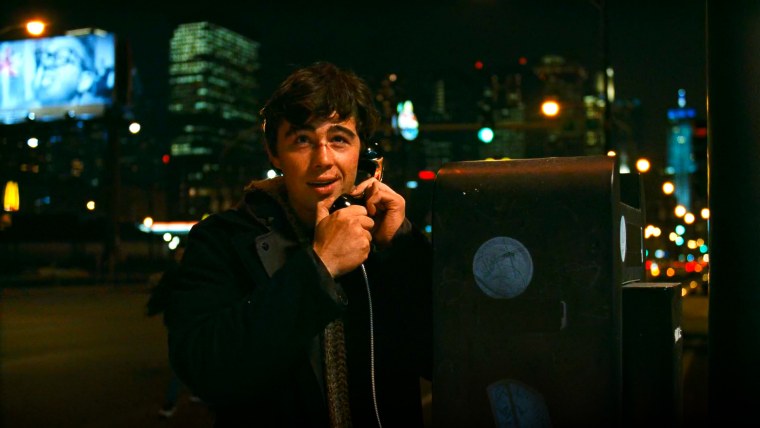 Данила Багров курит