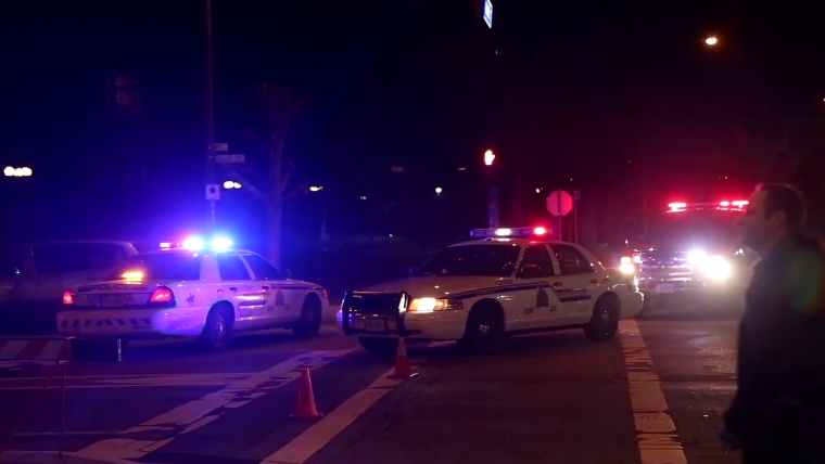 Полицейская машина ночью