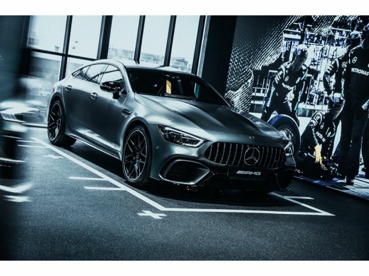 Мерседес акула AMG gt 63 s