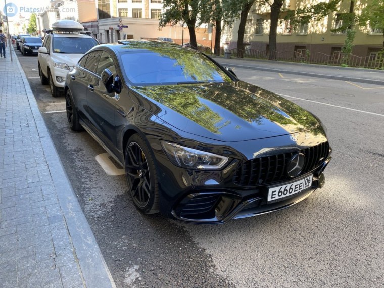 Mercedes AMG 63 S акула