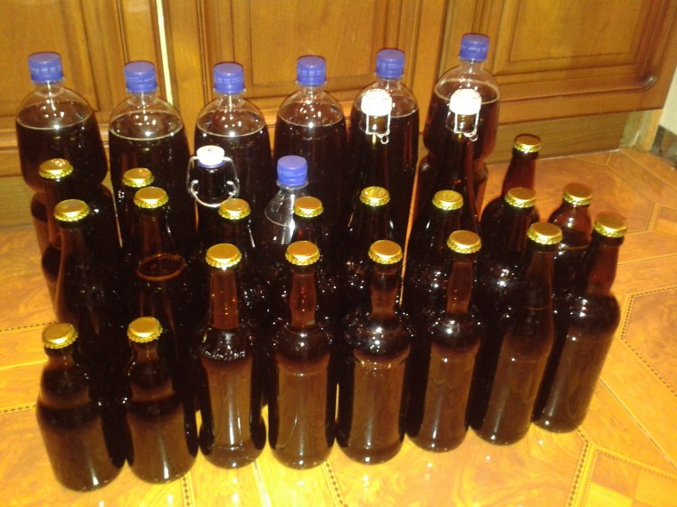 Много бутылок пива