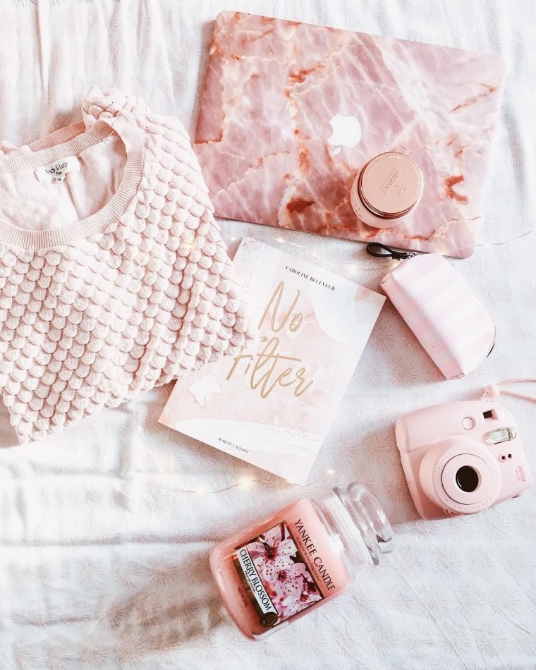 Нежно розовые вещи